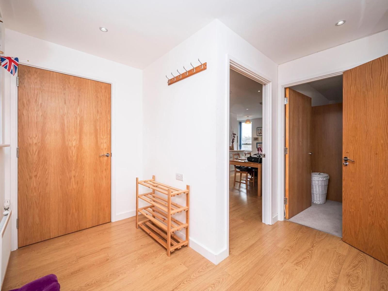 London Apartment Near Tower Bridge And Tube Pass The Keys ภายนอก รูปภาพ