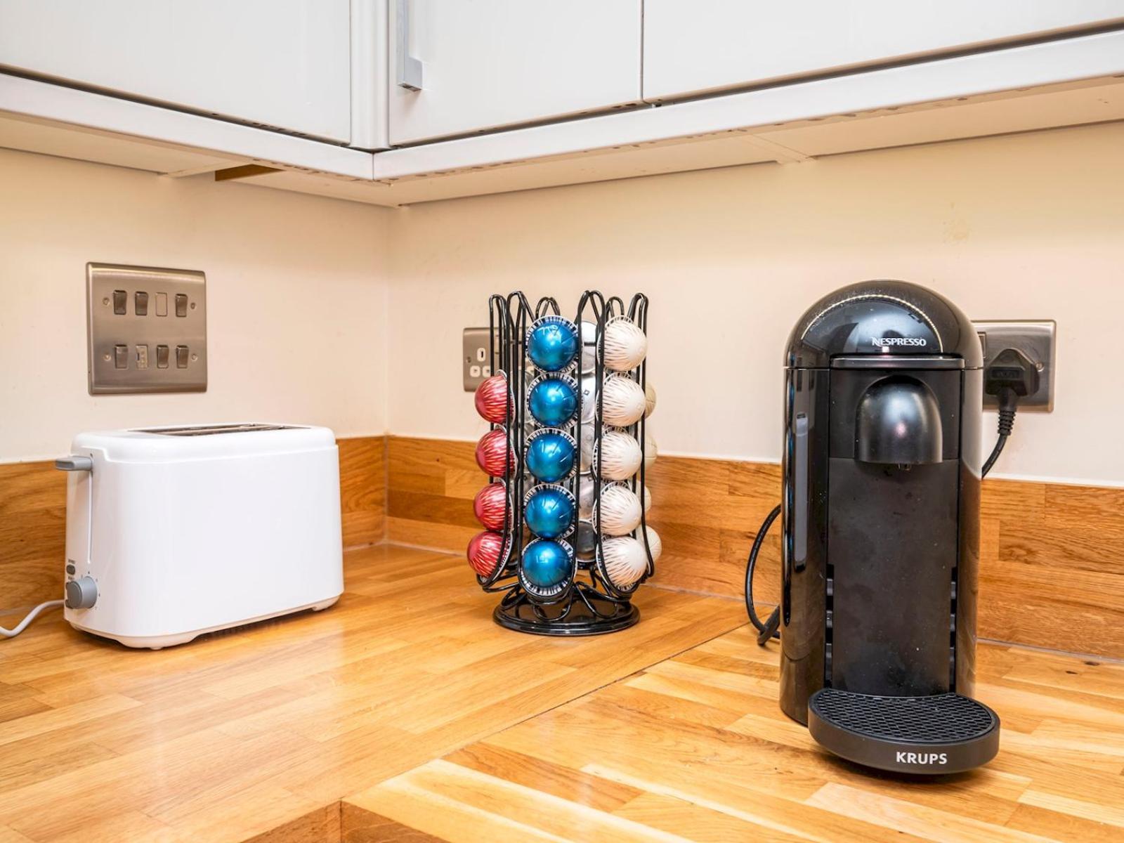 London Apartment Near Tower Bridge And Tube Pass The Keys ภายนอก รูปภาพ