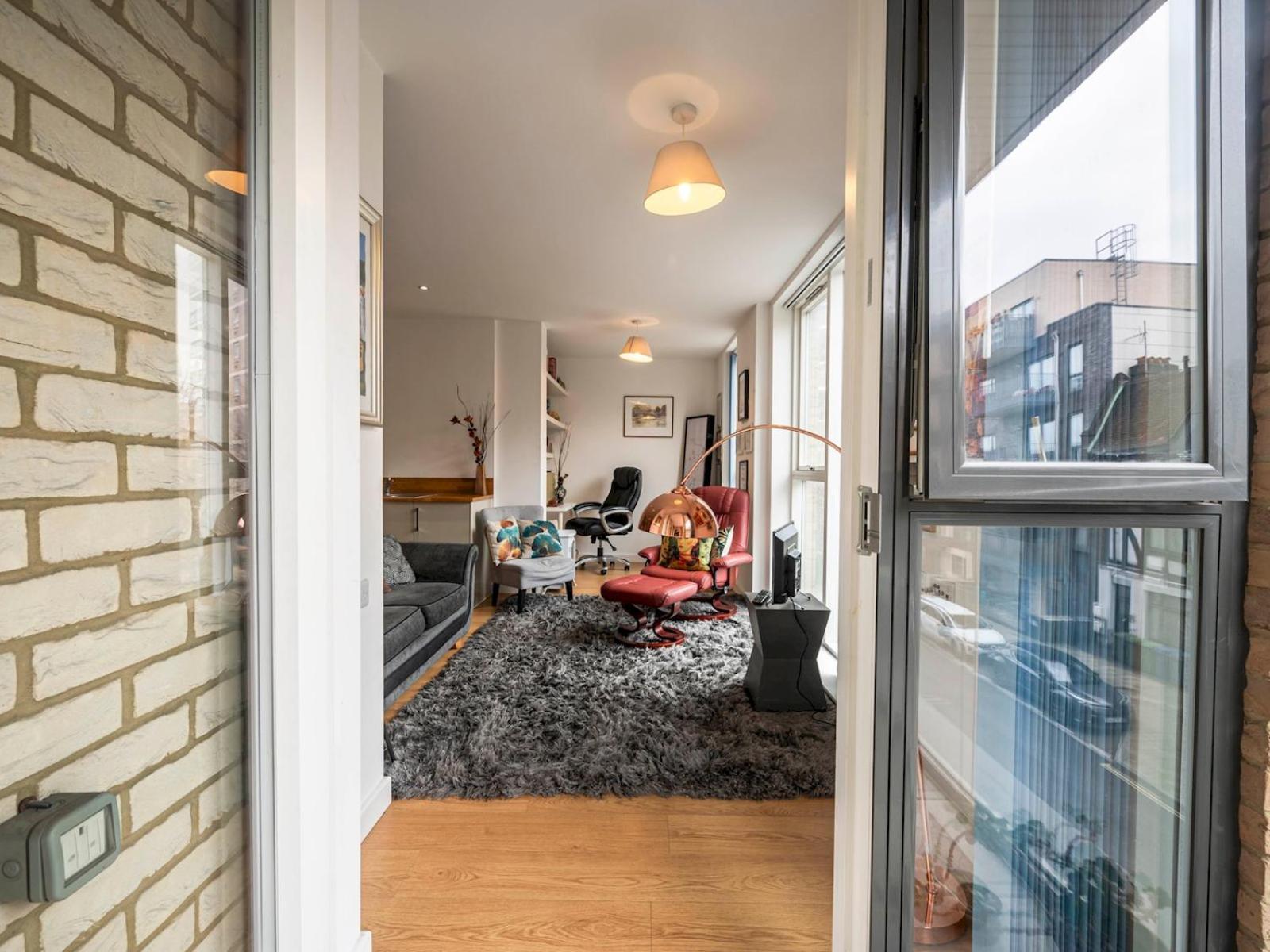 London Apartment Near Tower Bridge And Tube Pass The Keys ภายนอก รูปภาพ