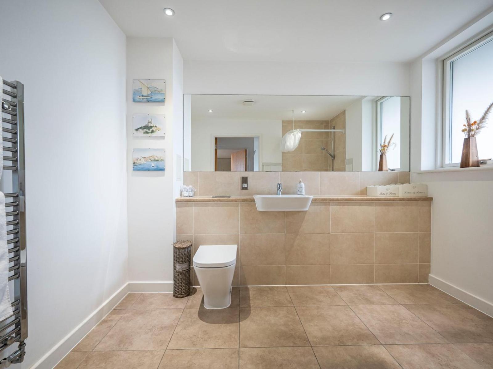 London Apartment Near Tower Bridge And Tube Pass The Keys ภายนอก รูปภาพ