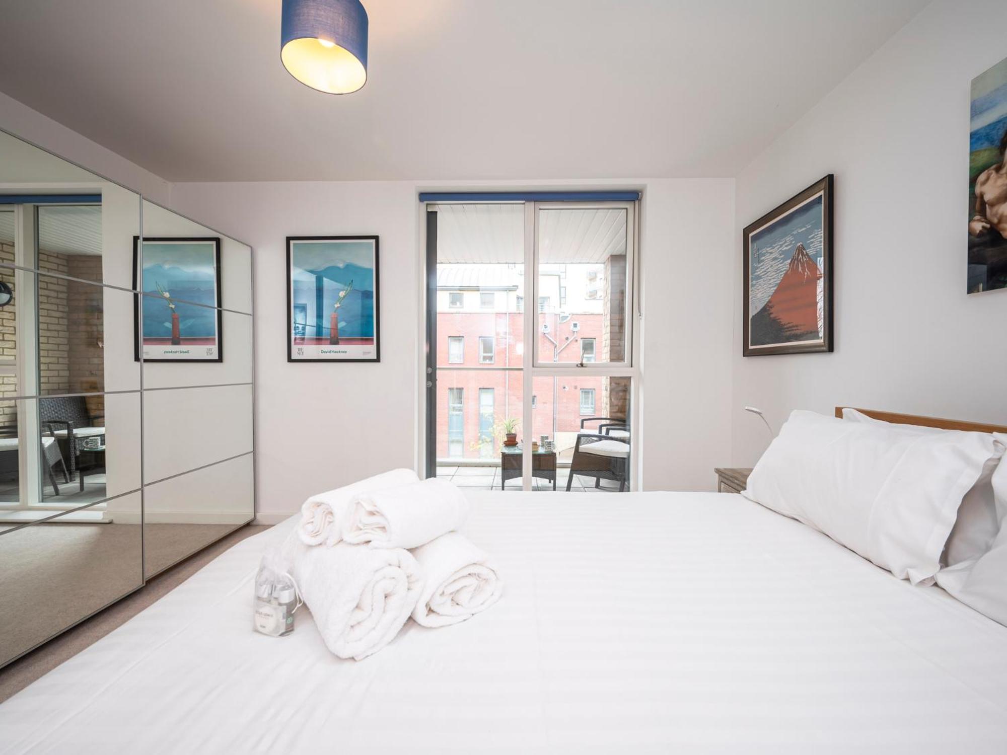 London Apartment Near Tower Bridge And Tube Pass The Keys ภายนอก รูปภาพ