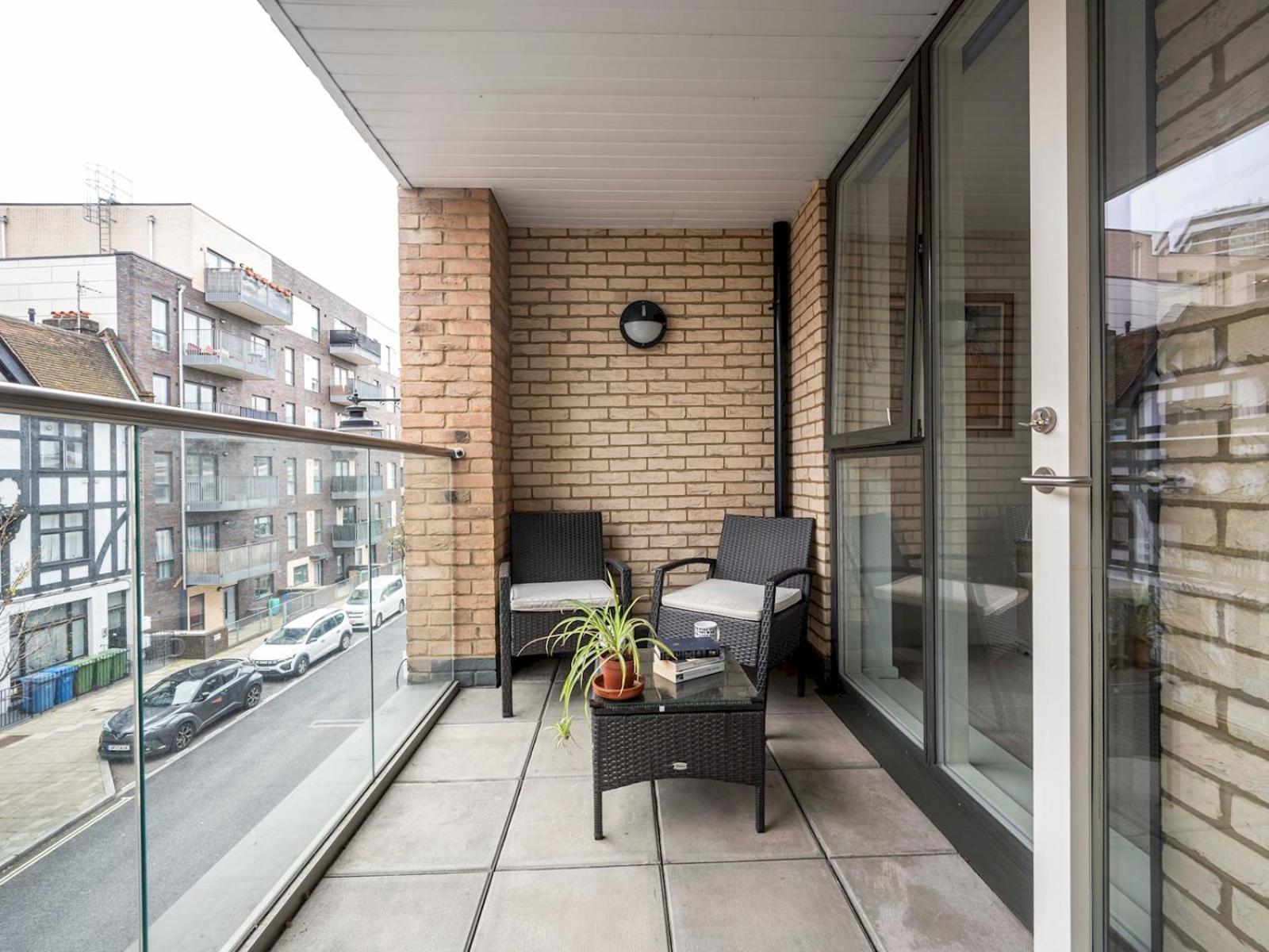 London Apartment Near Tower Bridge And Tube Pass The Keys ภายนอก รูปภาพ